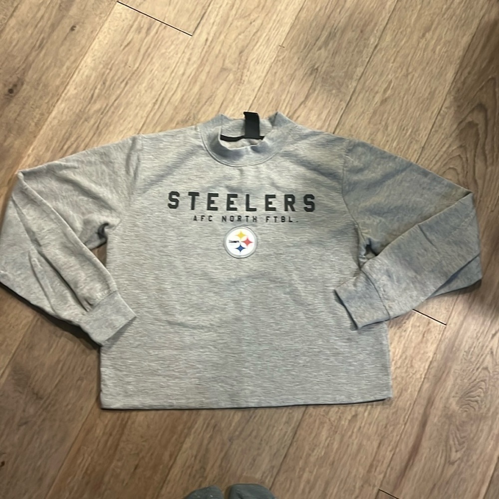 NFL TEAM APPAREL | Steelers mock neck cropped sweatshirt, size medium